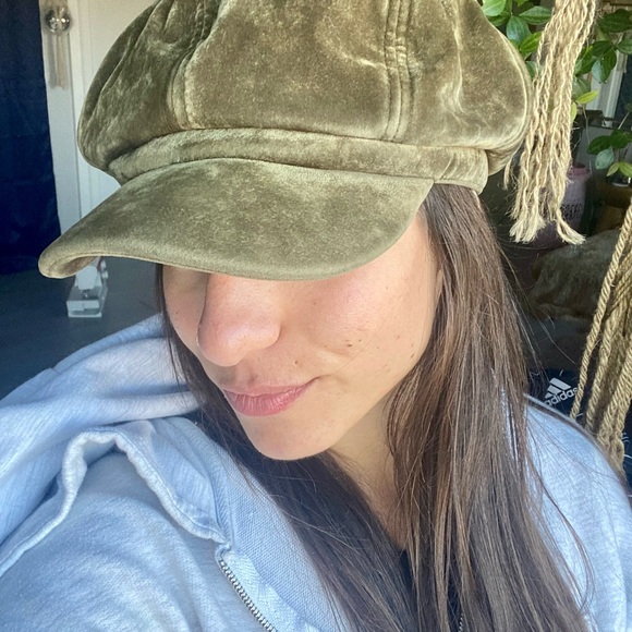 Vintage Velvet Hat - Picture 2 of 2